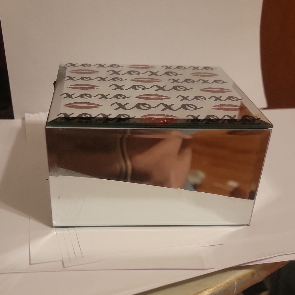 Elegant Silver Mirrored XOXO Box